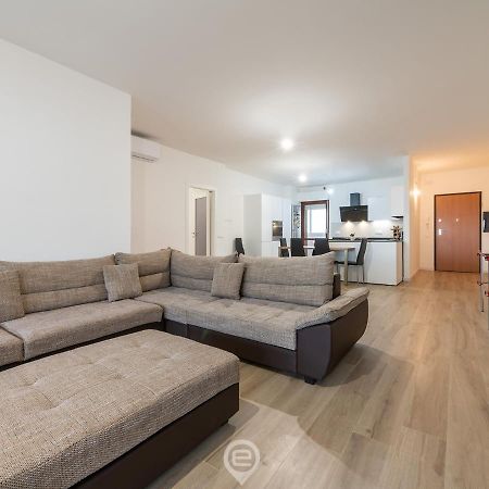 Giulia'S House Apartment Oristano Luaran gambar