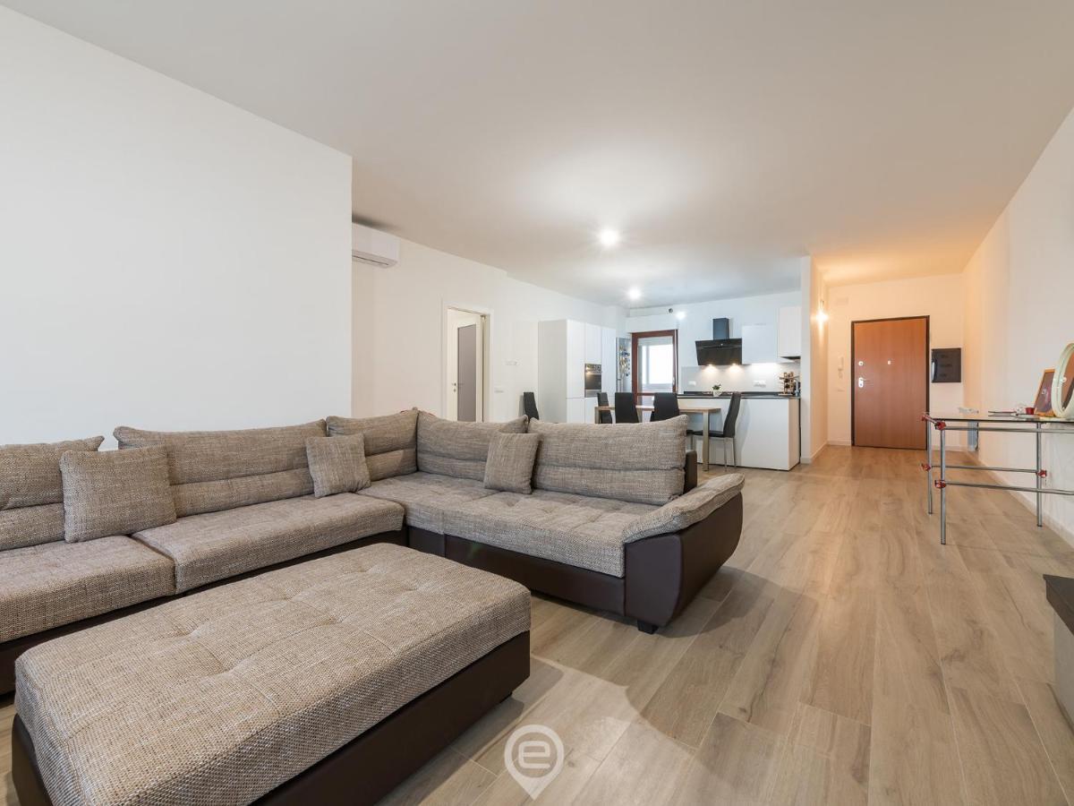 Giulia'S House Apartment Oristano Luaran gambar
